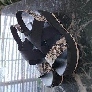 Super cute Sorel sandals, size 6.5